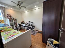 The Esparis (D18), Condominium #520135471